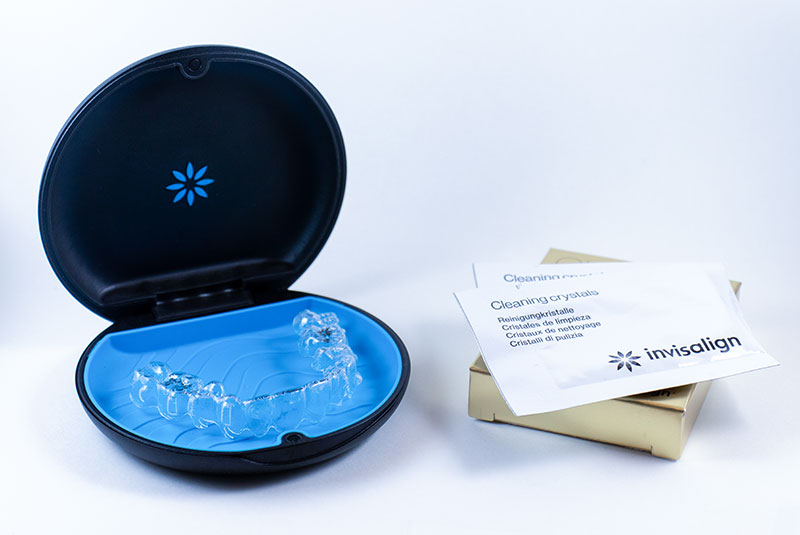 invisalign case retainer